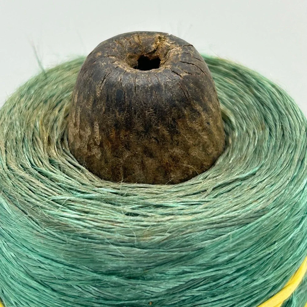 Vintage Thread 5 Large Spools Black Blue Green Cream Gold Pre Owned ‎ RARE